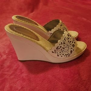 Laser Cut Linen Wedge Size 7